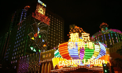 マカオカジノの老舗 ホテル リスボア でカジノを満喫 カジノパレード 世界のカジノを旅行して楽しもう